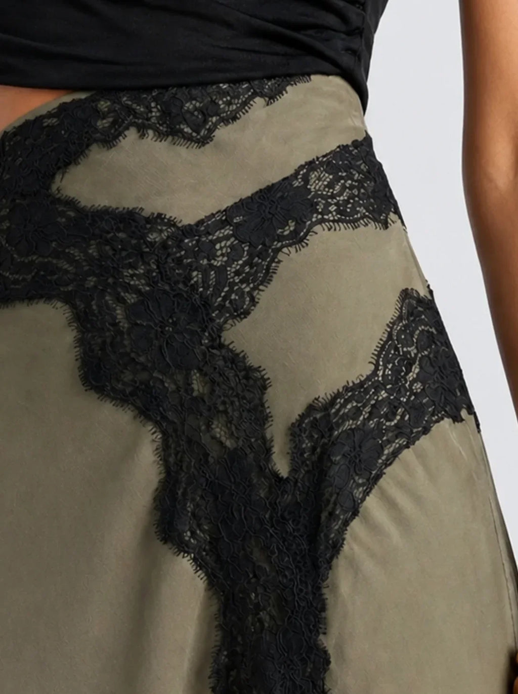 OLIVE | Conjunto Top y Falda Maxi de Encaje Edición Limitada