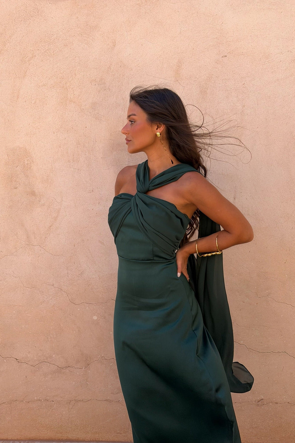 SOLEIL | Vestido Largo Halter con Capa Dorada