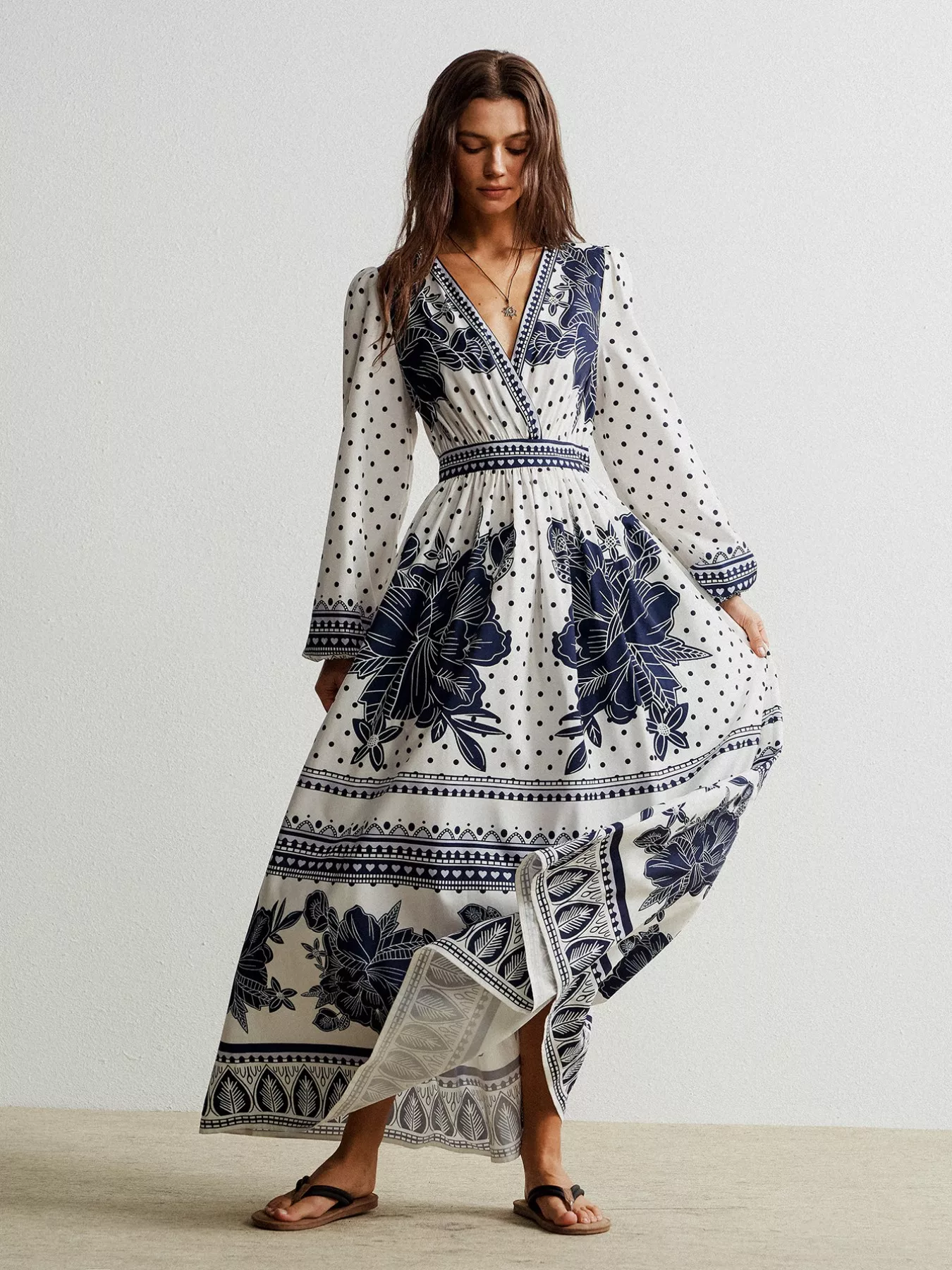 Adriana | Vestido largo con estampado floral y lunares