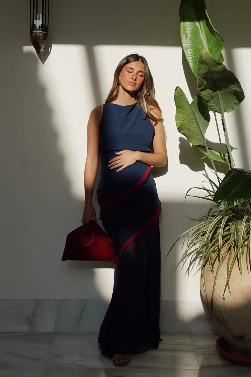 Vestido Azul Noche con Detalle Burdeos